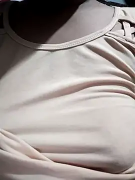 Snapshot of xxyourfantasyxx chatting on 02/17/25, 12:43 xxyourfantasyxx online show from 02/17/25, 12:43