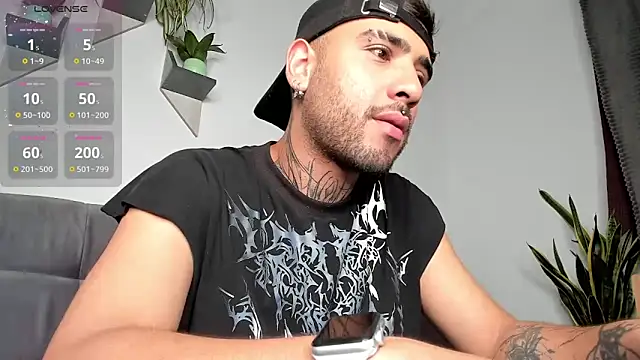 Snapshot of imferrer chatting on 02/21/25, 06:07 imferrer online show from 02/21/25, 06:07