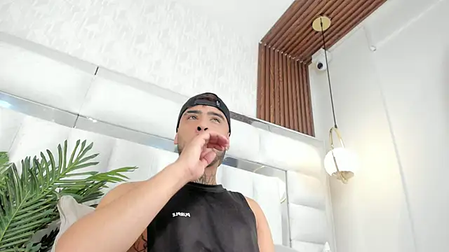 Snapshot of imferrer chatting on 11/26/25, 08:32 imferrer online show from 11/26/25, 08:32