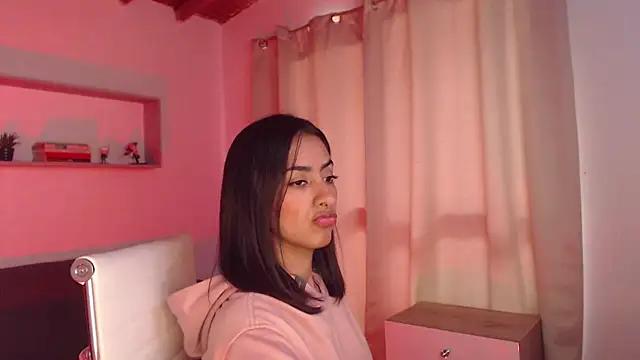 Snapshot of Brown_skin11 chatting on 12/21/24, 08:32 Brown skin11 online show from 12/21/24, 08:32