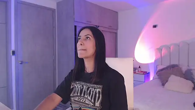 Snapshot of Brown_skin11 chatting on 02/27/25, 07:37 Brown skin11 online show from 02/27/25, 07:37