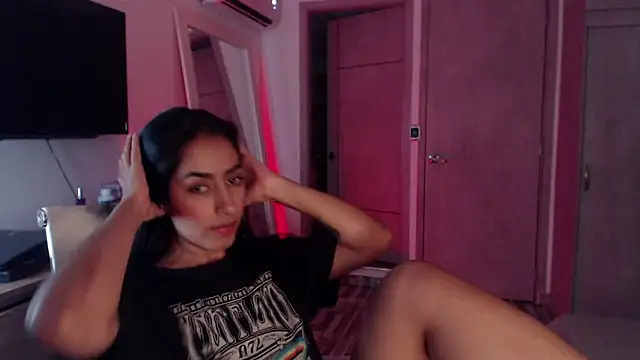 Snapshot of Brown_skin11 chatting on 09/24/25, 10:13 Brown skin11 online show from 09/24/25, 10:13