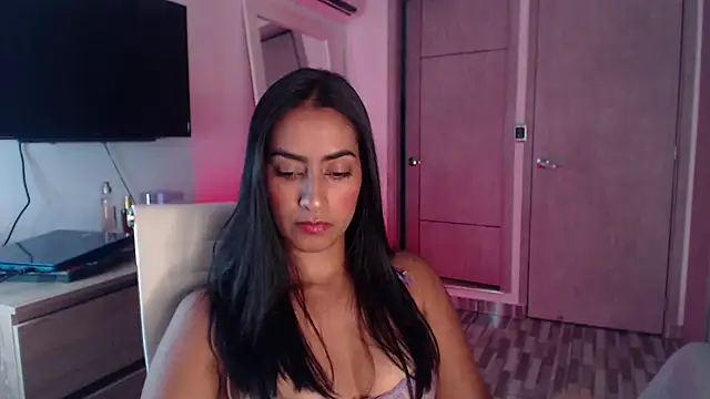 Snapshot of Brown_skin11 chatting on 11/08/25, 09:35 Brown skin11 online show from 11/08/25, 09:35