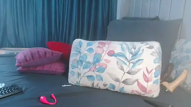 Snapshot of CummSavage chatting on 12/14/25, 04:40 CummSavage online show from 12/14/25, 04:40