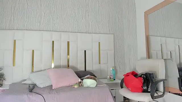 Meghan stonne  online show from 01/10/26, 07:15