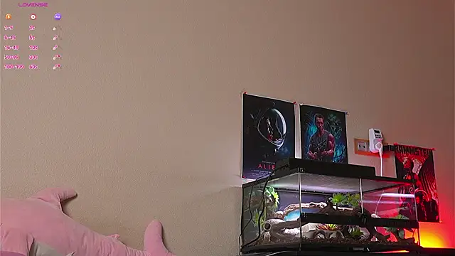 Snapshot of YaraAveiri chatting on 03/14/26, 11:04 YaraAveiri online show from 03/14/26, 11:04