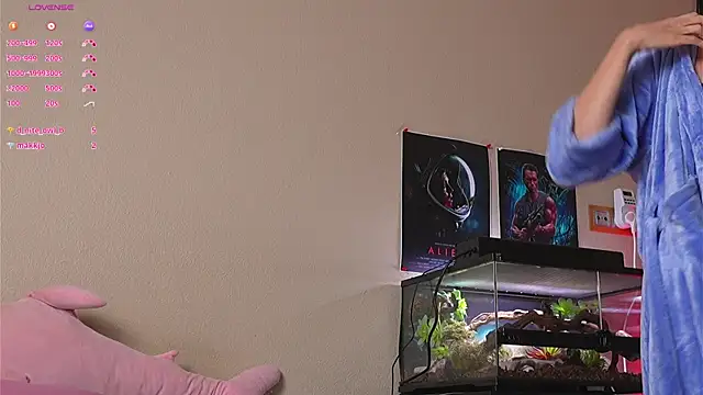 Snapshot of YaraAveiri chatting on 04/03/26, 10:46 YaraAveiri online show from 04/03/26, 10:46