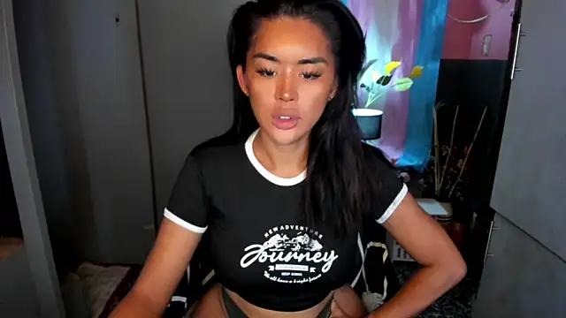 Snapshot of QuiinMollyXxX chatting on 04/26/26, 01:58 QuiinMollyXxX online show from 04/26/26, 01:58