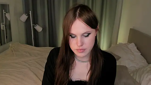 Snapshot of EffieMinki chatting on 05/18/26, 04:07 EffieMinki online show from 05/18/26, 04:07