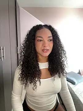 Snapshot of mariam_hill chatting on 12/09/24, 04:05 mariam hill online show from 12/09/24, 04:05