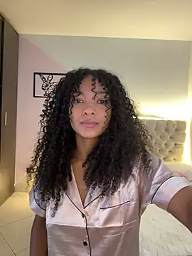 Snapshot of mariam_hill chatting on 12/20/24, 02:16 mariam hill online show from 12/20/24, 02:16