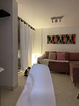 Snapshot of mariam_hill chatting on 01/26/25, 12:37 mariam hill online show from 01/26/25, 12:37