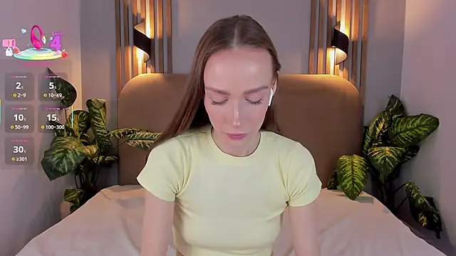 Kira Quinn online show from 11/13/25, 07:29