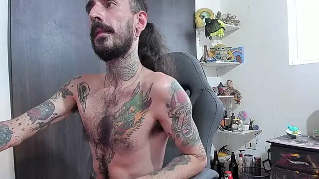 Snapshot of harry_reems1 chatting on 11/16/25, 09:42 harry reems1 online show from 11/16/25, 09:42