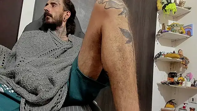 Snapshot of harry_reems1 chatting on 11/30/25, 02:26 harry reems1 online show from 11/30/25, 02:26