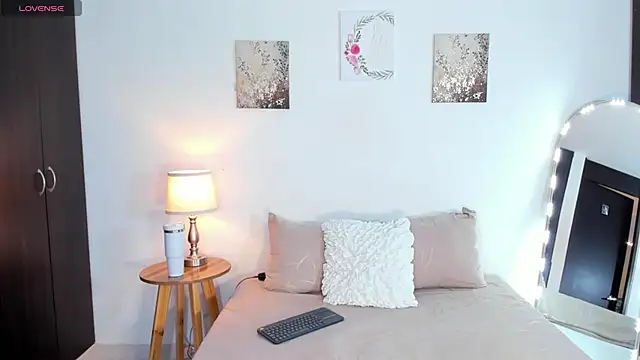 SarahCinnamon- online show from 01/13/26, 08:14