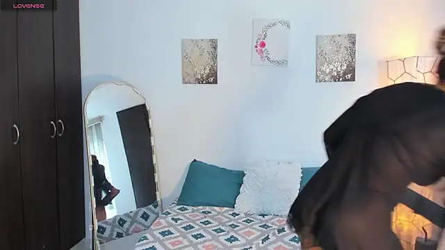 SarahCinnamon- online show from 02/19/26, 07:10