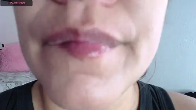 Snapshot of emiligrey_ chatting on 12/31/24, 08:15 emiligrey online show from 12/31/24, 08:15