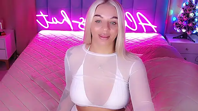 AllwaysHotJ online show from 12/18/25, 02:39