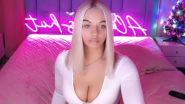 Snapshot of AllwaysHotJ chatting on 12/20/25, 02:07 AllwaysHotJ online show from 12/20/25, 02:07