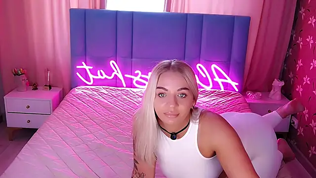 Snapshot of AllwaysHotJ chatting on 04/09/26, 02:11 AllwaysHotJ online show from 04/09/26, 02:11