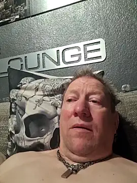 tomtom111111 online show from 10/30/25, 09:15