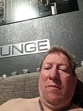 tomtom111111 online show from 11/13/25, 03:55