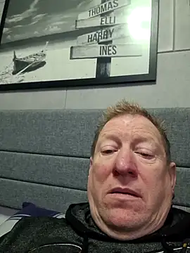 tomtom111111 online show from 11/30/25, 11:25