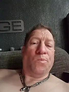 tomtom111111 online show from 02/17/26, 02:02