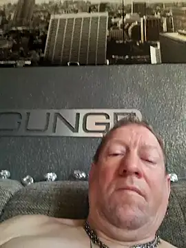 Snapshot of tomtom111111 chatting on 03/07/26, 10:45 tomtom111111 online show from 03/07/26, 10:45