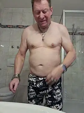 Snapshot of tomtom111111 chatting on 04/05/26, 07:16 tomtom111111 online show from 04/05/26, 07:16