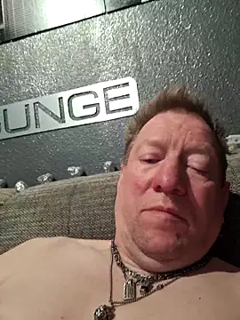 Snapshot of tomtom111111 chatting on 04/20/26, 09:05 tomtom111111 online show from 04/20/26, 09:05