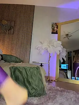 Snapshot of KikiVega chatting on 04/11/26, 12:31 KikiVega online show from 04/11/26, 12:31