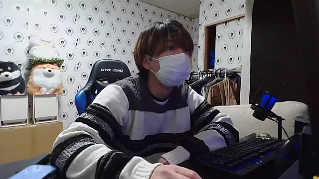 Snapshot of pychan chatting on 03/14/25, 11:23 pychan online show from 03/14/25, 11:23