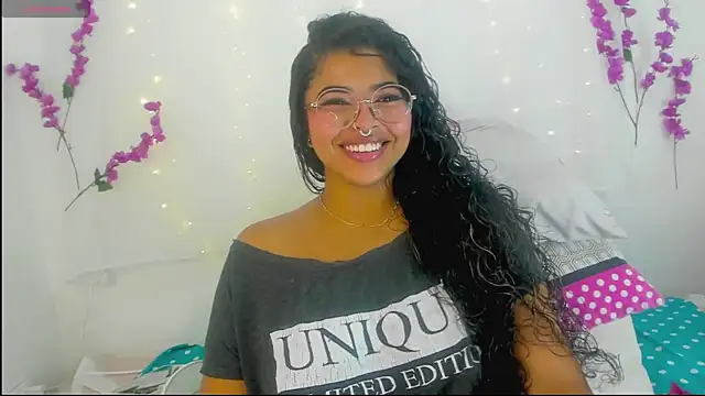 moana taylor online show from 09/13/25, 11:21