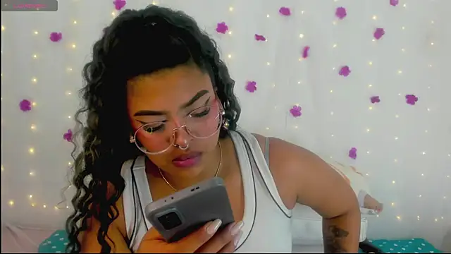 moana taylor online show from 09/27/25, 11:48