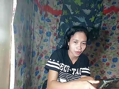 Snapshot of PinaySkinnyGirl chatting on 03/27/26, 10:48 PinaySkinnyGirl online show from 03/27/26, 10:48