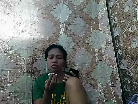 Snapshot of PinaySkinnyGirl chatting on 04/01/26, 01:50 PinaySkinnyGirl online show from 04/01/26, 01:50