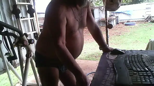 Snapshot of herbie010666 chatting on 11/16/25, 04:40 herbie010666 online show from 11/16/25, 04:40