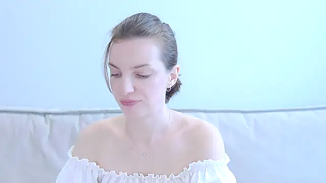 Snapshot of Beauty_Alex chatting on 07/08/26, 02:49 Beauty Alex online show from 07/08/26, 02:49