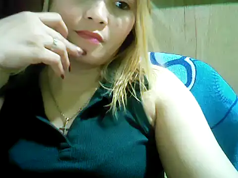 Snapshot of ashlylove25 chatting on 10/04/25, 11:03 ashlylove25 online show from 10/04/25, 11:03