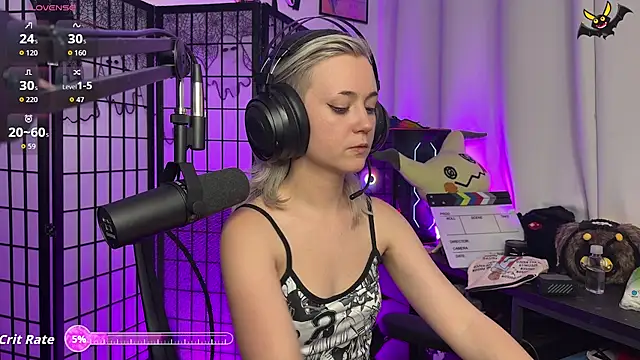 Snapshot of GhostieGhoo chatting on 04/25/26, 01:19 GhostieGhoo online show from 04/25/26, 01:19