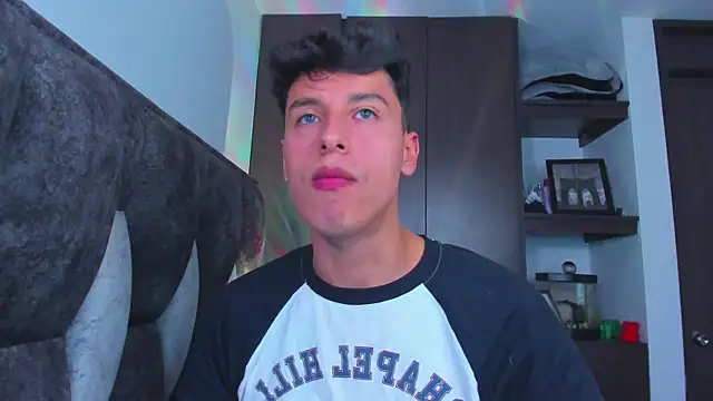 Snapshot of I_Gabriel chatting on 01/22/25, 08:28 I Gabriel online show from 01/22/25, 08:28