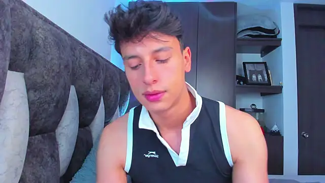 Snapshot of I_Gabriel chatting on 02/01/25, 10:44 I Gabriel online show from 02/01/25, 10:44