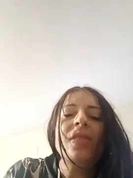 Snapshot of khloebanques chatting on 03/01/26, 11:51 khloebanques online show from 03/01/26, 11:51