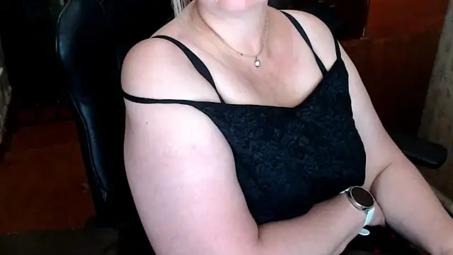 Snapshot of AlisaHot55 chatting on 06/24/26, 12:04 AlisaHot55 online show from 06/24/26, 12:04