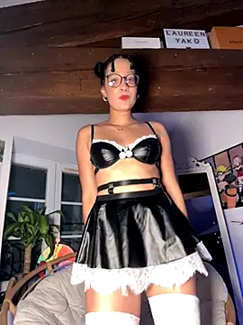 Snapshot of Lauyako chatting on 10/15/25, 07:47 Lauyako online show from 10/15/25, 07:47