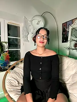 Snapshot of Lauyako chatting on 11/27/25, 08:55 Lauyako online show from 11/27/25, 08:55