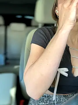 lunagirl13 online show from 09/17/25, 05:47