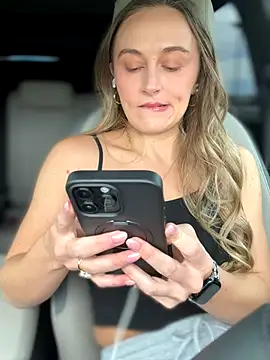 lunagirl13 online show from 09/29/25, 04:56